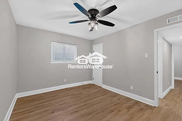 1004 Whitehall Dr — Photo 30