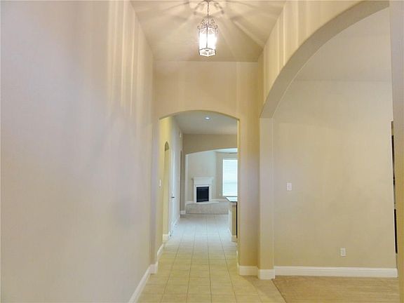 5th image of 10813 Leesa Dr