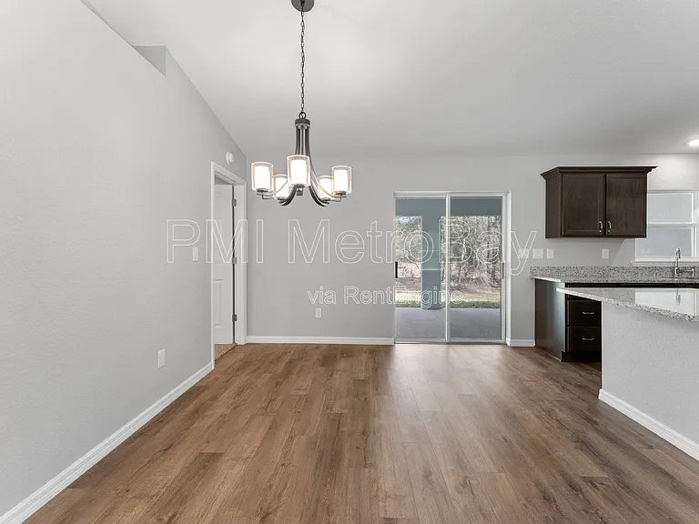 9461 N Sandree Dr — Photo 17