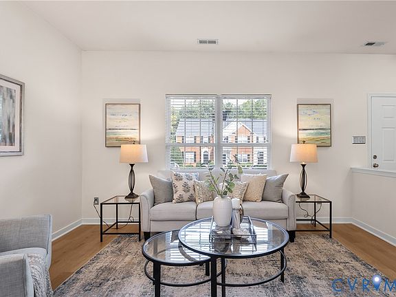 5th image of 3105 Friars Walk Ln