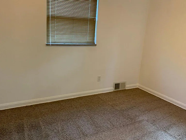 172 Morrison Dr — Photo 12