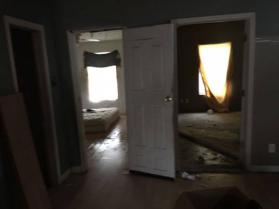 5th image of 1217 Lawrence Ave
