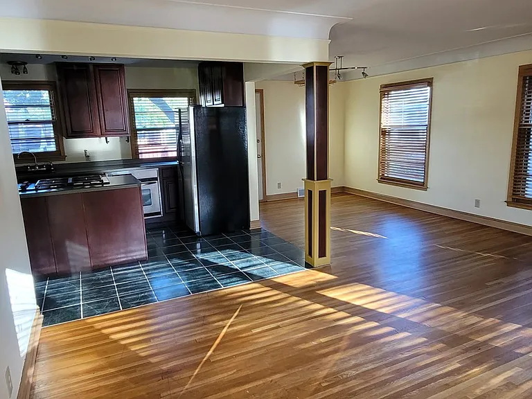 6015 Elliot Ave — Photo 8