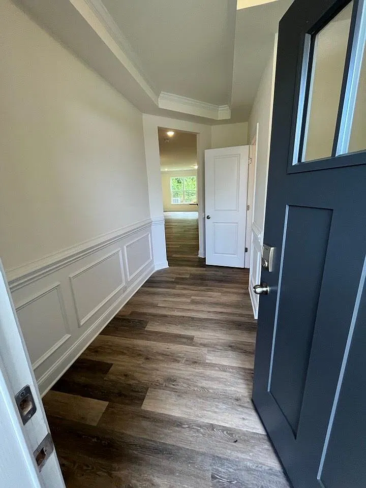 8018 Saluda Dr — Photo 2