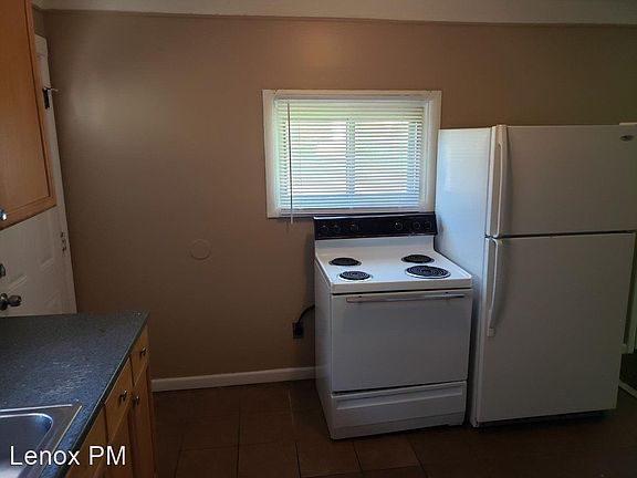 3rd image of 225 W Hopkins Ave