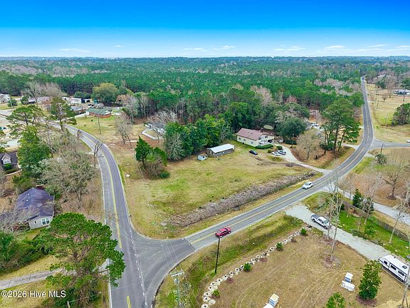 4th image of 1085 Village Point Road SW
