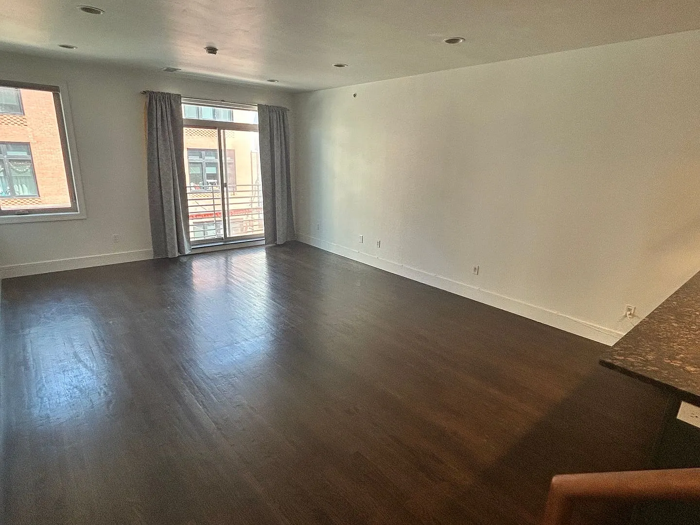 Beautiful Condo with Amazing Roof Top Deck — Photo 4