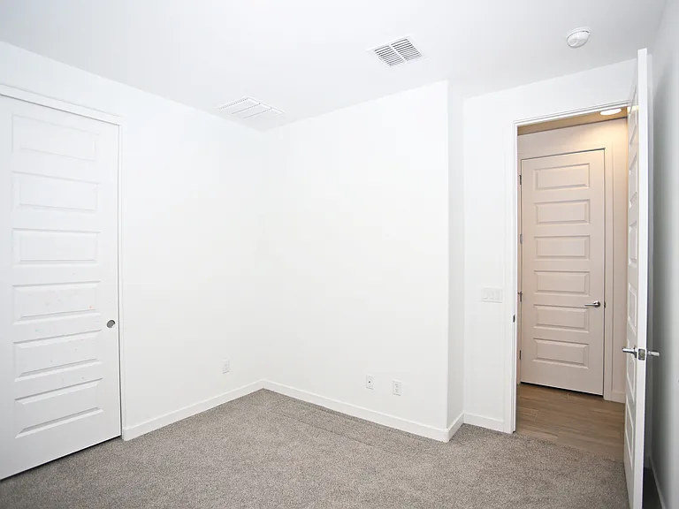 2250 E Kelly Dr — Photo 18