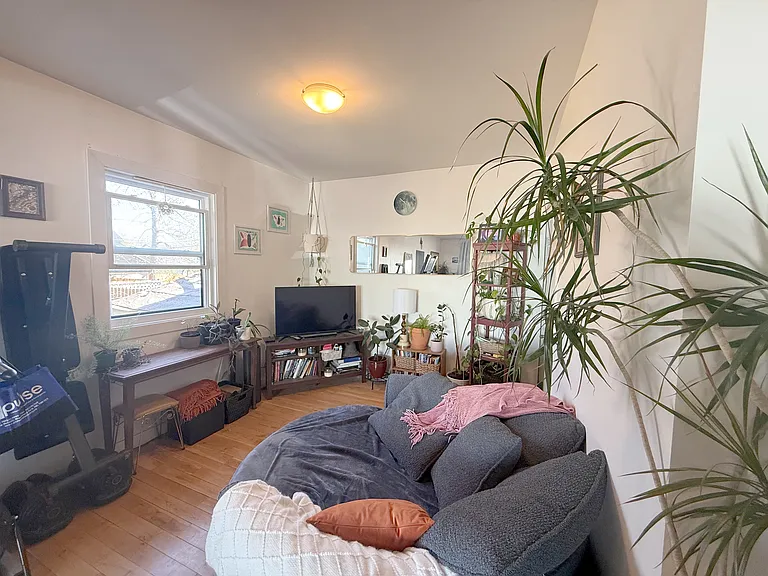 2536 16th St SE — Photo 5