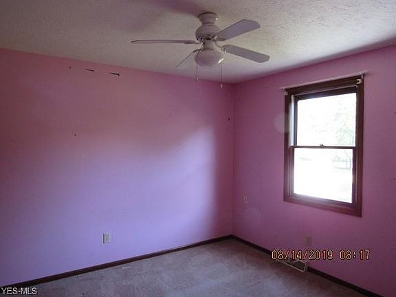5th image of 107 Rainbow St