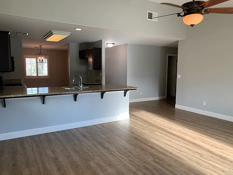 2423 W Corvina Ave — Photo 39
