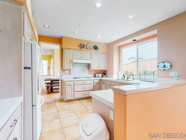 863 Starflower Rd — Photo 6