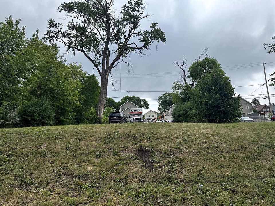 2nd image of 2120 N 40TH STREET