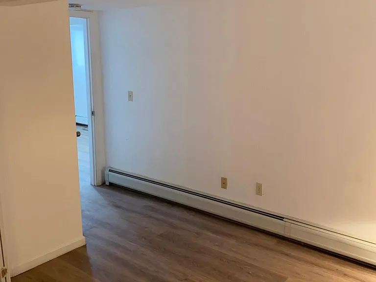 98 Morris St #BASEMENT — Photo 13