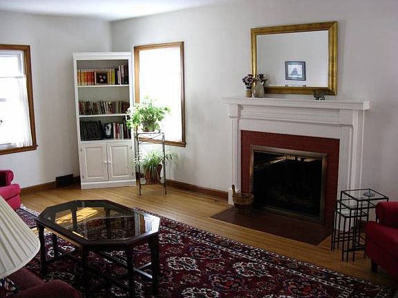 Living Room looking East