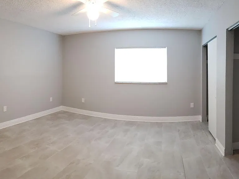 133 Bristol Ct — Photo 10