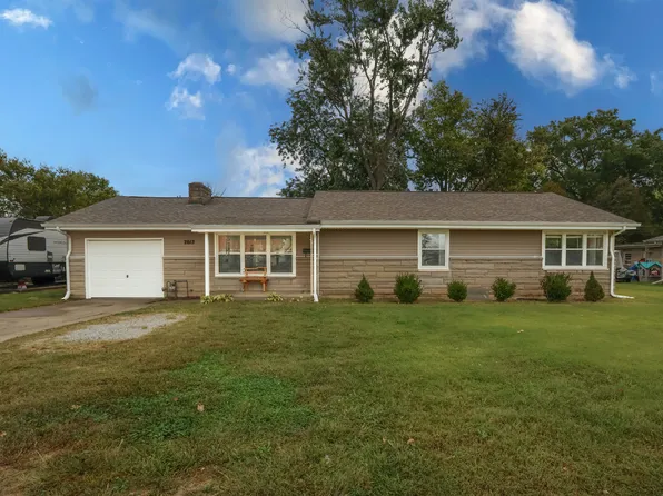 2613 Maple St, Columbus, IN 47201