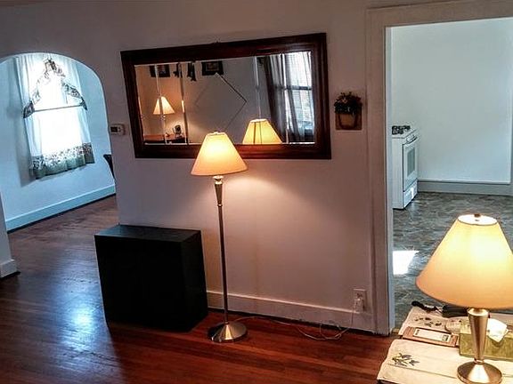 5th image of 312 Margaret St