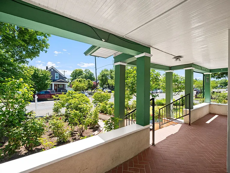 1028 W Chelan Ave — Photo 40