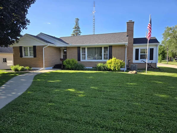 214 7th Ave E, Cresco, IA 52136