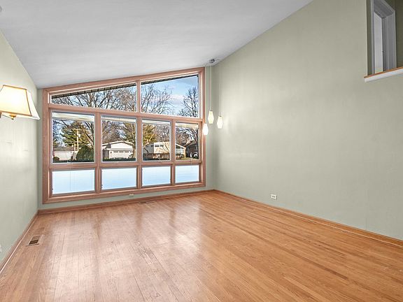 5th image of 1342 Ferndale Ave