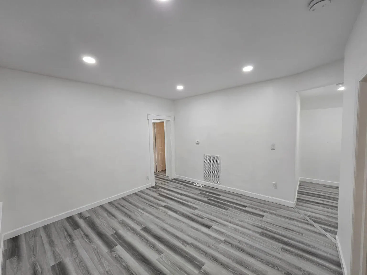 3 bed, $2,600 — Photo 4