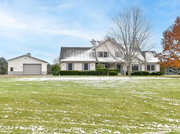 314 Castle Cove WAY, Hartford, WI 53027