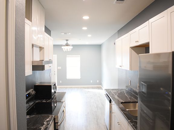 4th image of 1911 Banita St #11320416