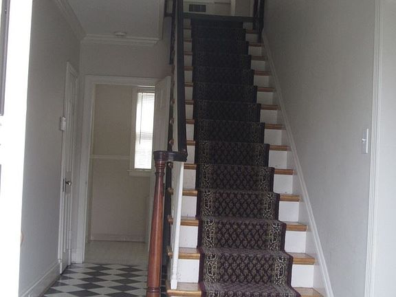 2nd image of 4415 Bromley Ln