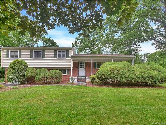 2nd image of 11 Park Ln