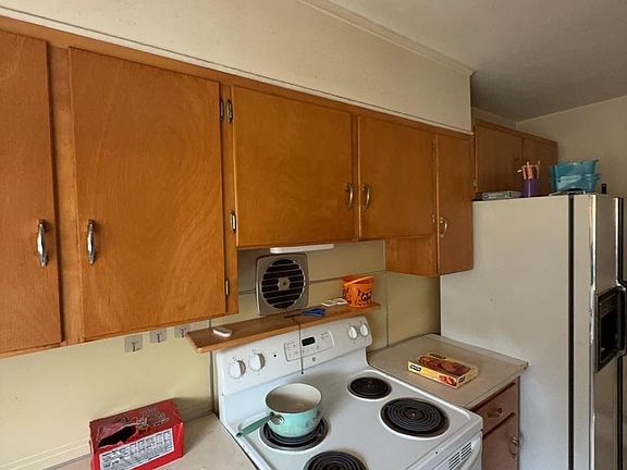 2nd image of 1715-1717 W Market St