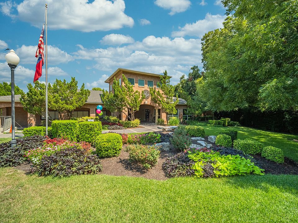 1st image of 1088 Park Plz #2B-2Ba-1000Sqft