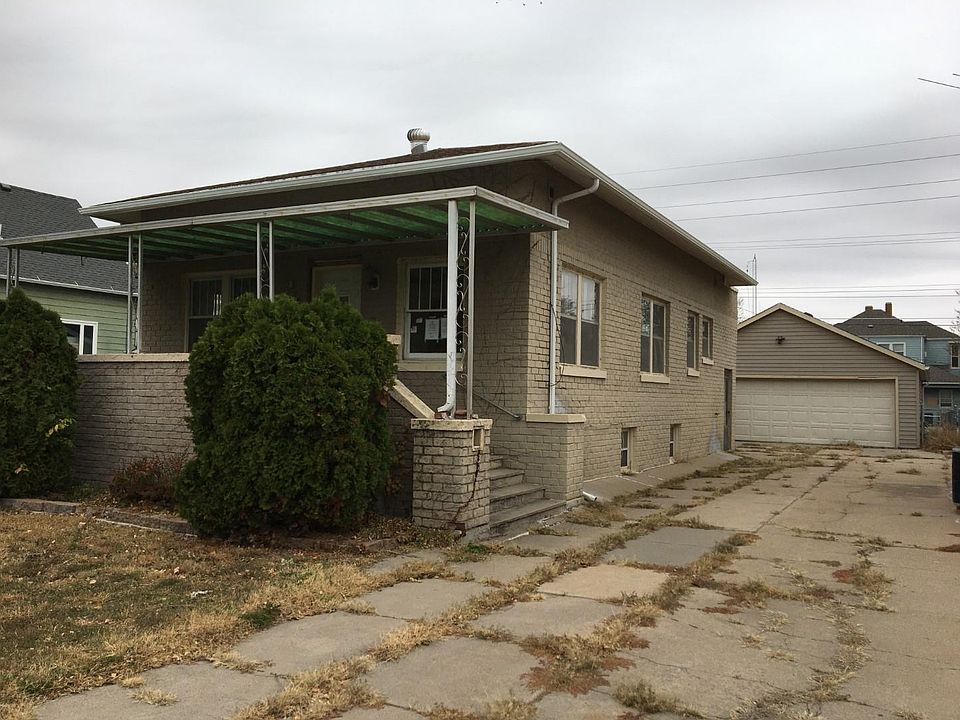 1st image of 709 W 6th St