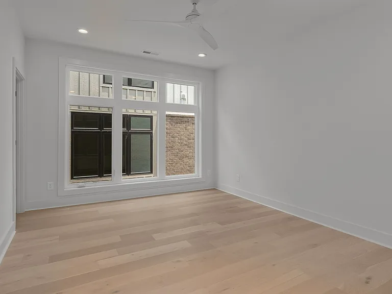 2305 Eastland Ave #E — Photo 23