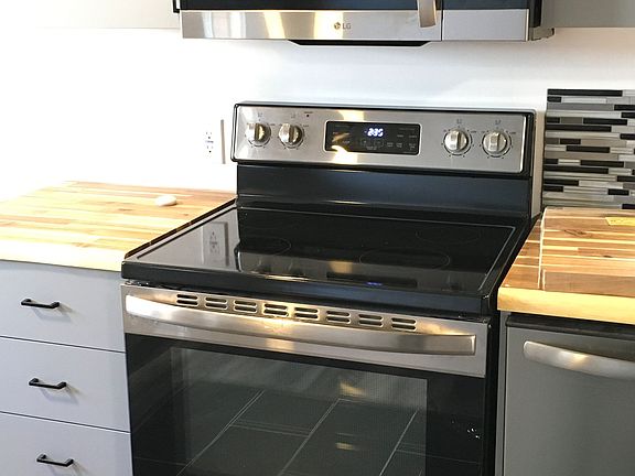 35th image of 7701 Cortina Cres