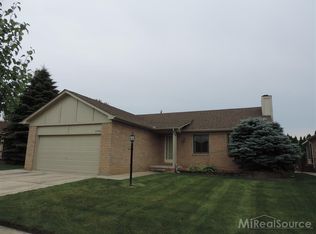 21956 Wilshire Cir, Macomb, MI 48044