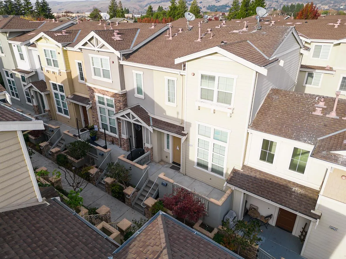18431 Jade Ln photo 1