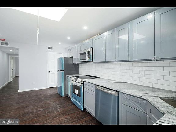 5th image of 2317 Gaul St #B