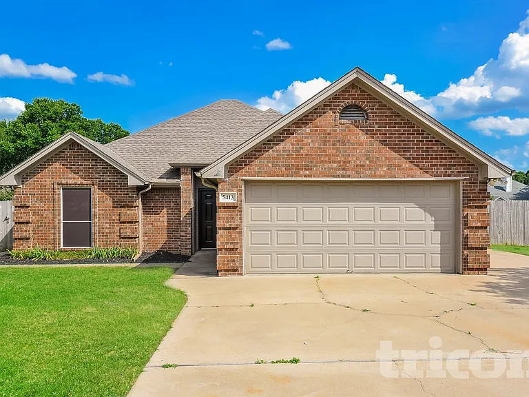5413 Frank Ln — Photo 1