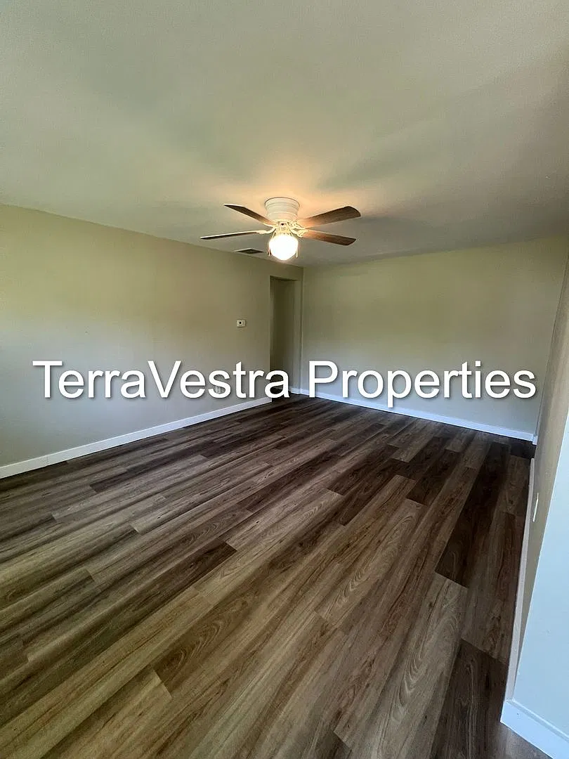4 Bed Single Family house in Glassboro! Eligible for $500 Security Deposit & Discounted Internet! — Photo 4
