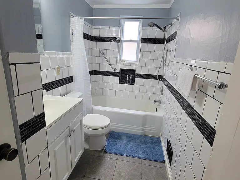 1427-1429 Fallowfield Ave #1427 — Photo 5