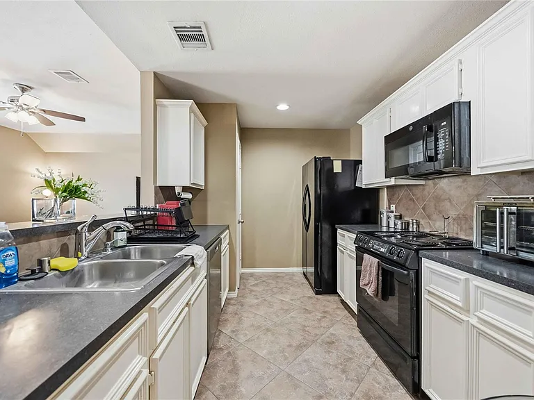 7014 Woodridge Row Dr — Photo 16