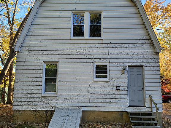 2nd image of 209 W Republic St