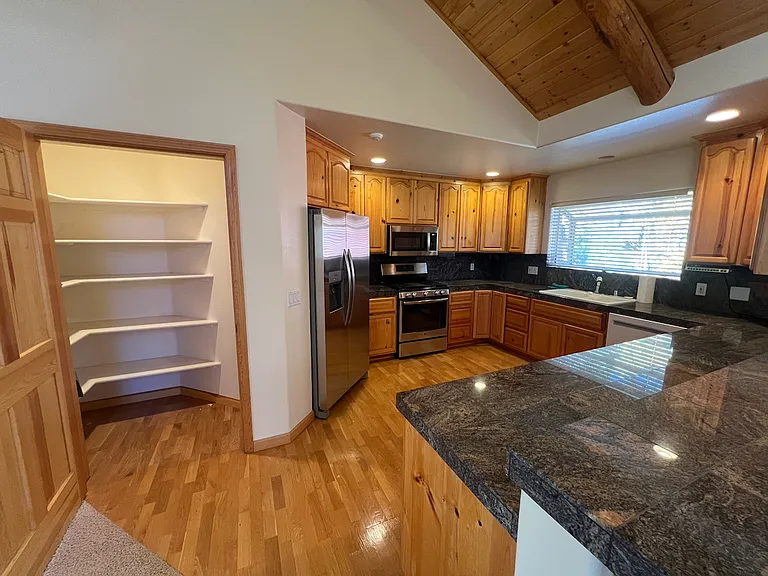 928 Northwood Blvd #9 — Photo 3