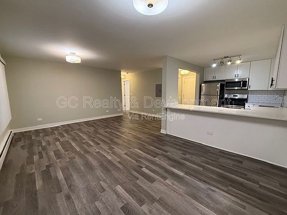 4th image of 800 Graceland Ave #203