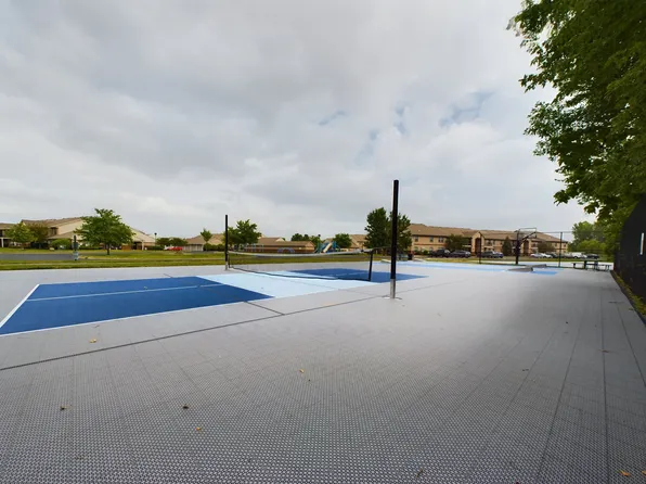 Stone Ridge Flats and Townhomes