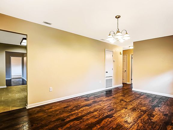 2nd image of 500 Garden Dr S