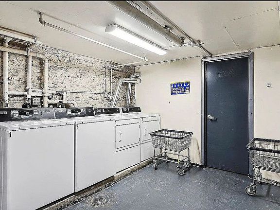 4th image of 246 Sumpter St APT 3A