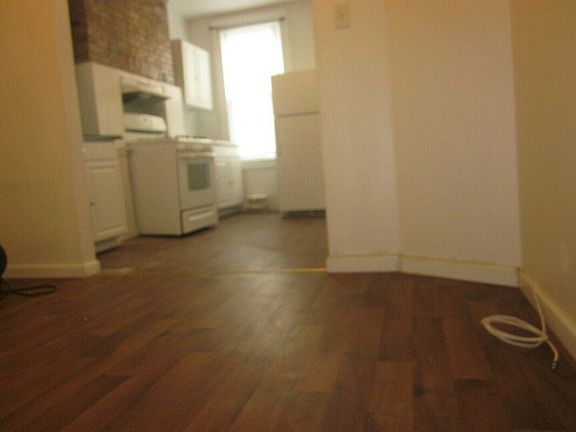 3rd image of 416 Lorimer St #C