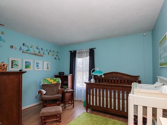 3rd image of 956 Honeycutt Way